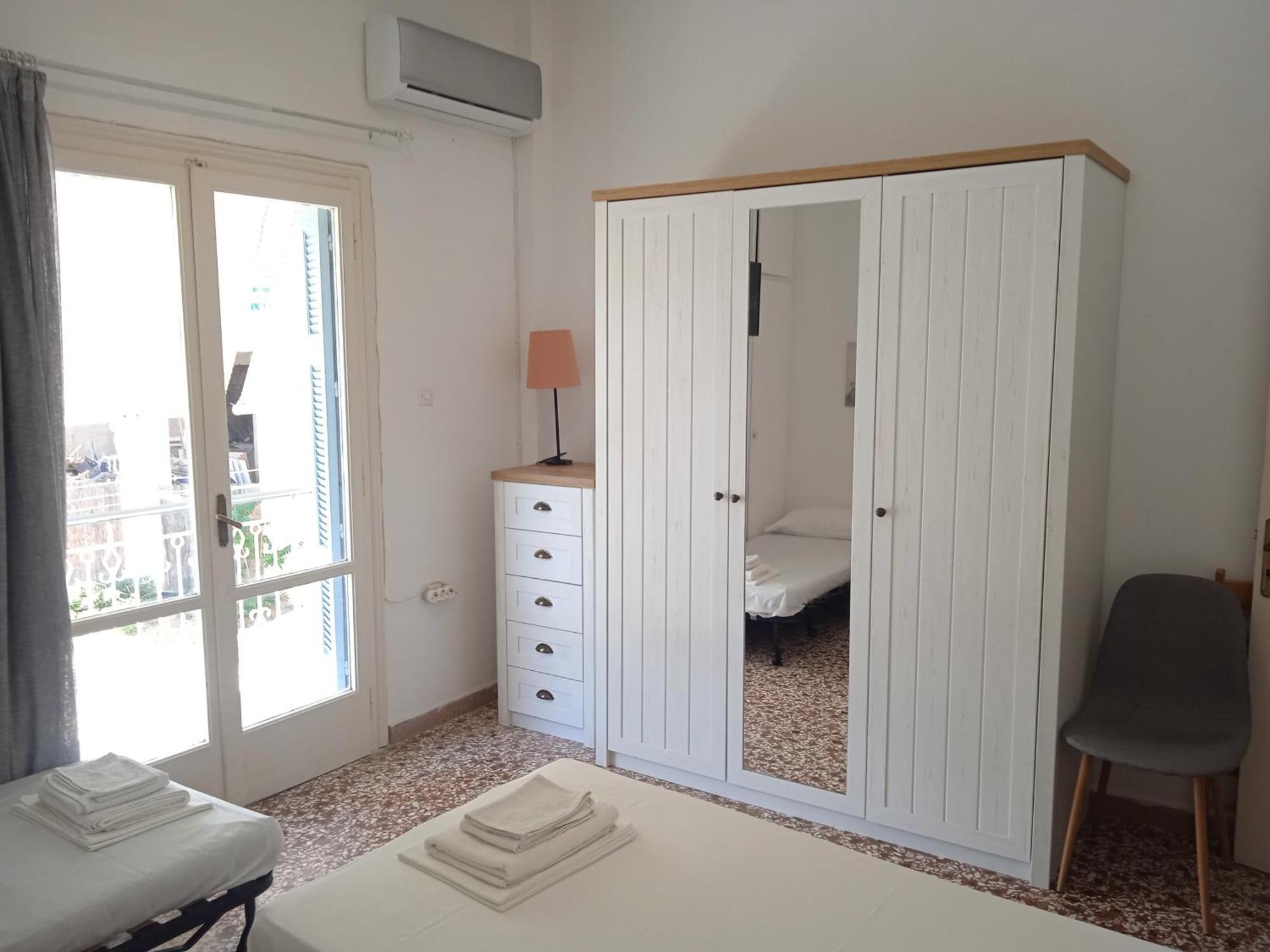 Elina'S Room Poros Town Екстериор снимка